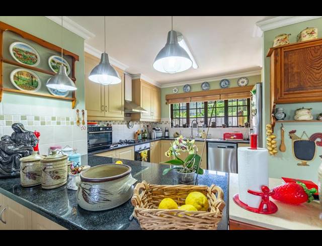 2 BEDROOM TOWNHOUSE FOR SALE IN EAGLE RIDGE ESTATE